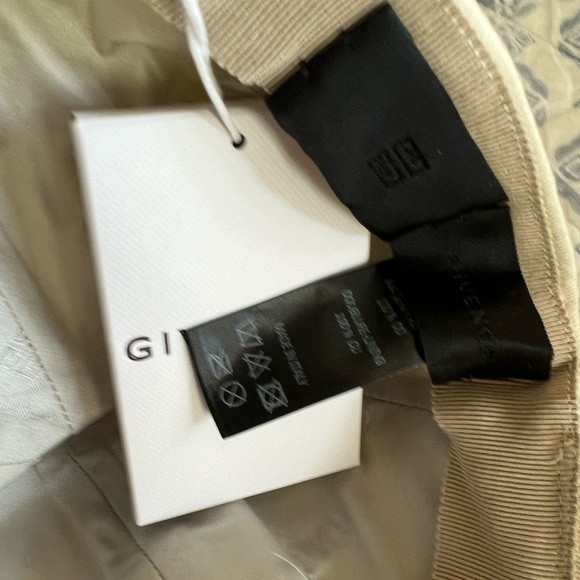 GIVENCHY  Logo Cotton Baseball Cap Grey Beige - Picture 12 of 14